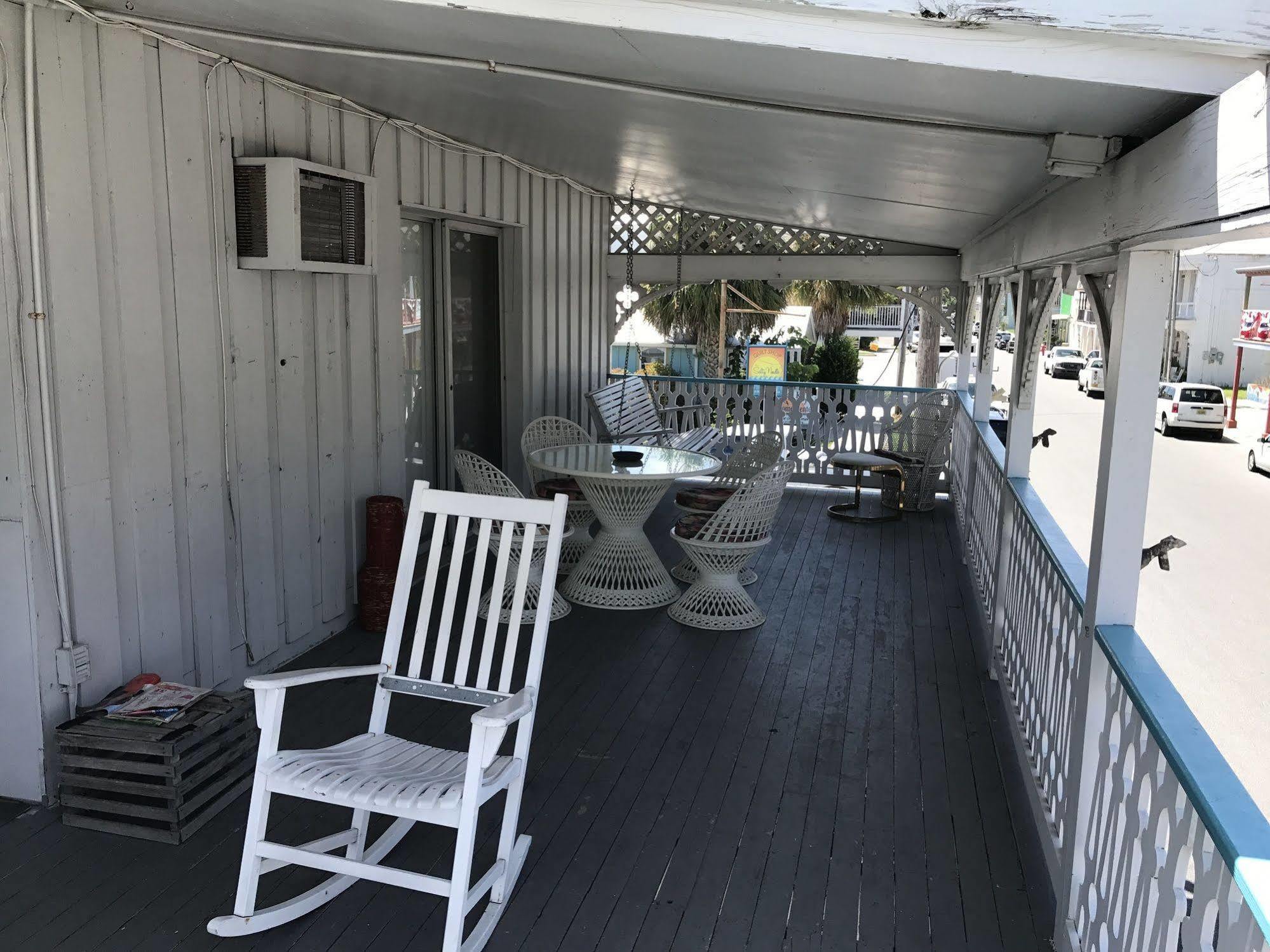 Cedar Inn Cedar Key Eksteriør bilde