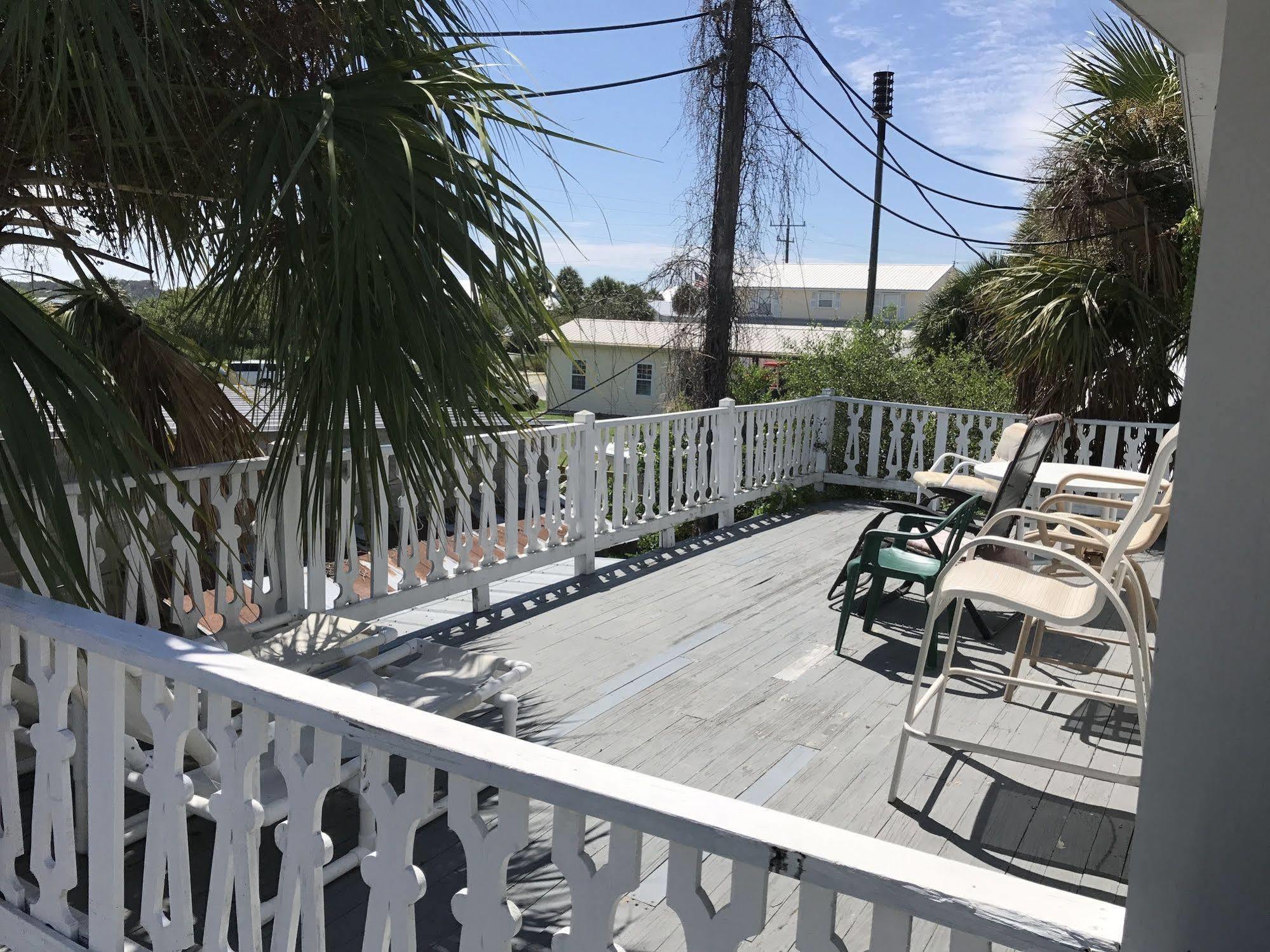 Cedar Inn Cedar Key Eksteriør bilde