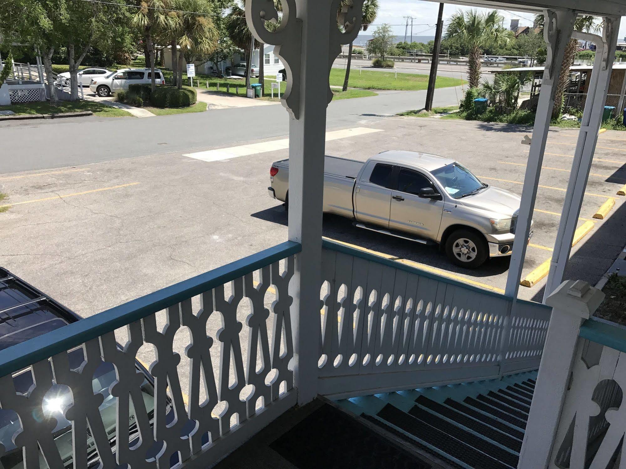 Cedar Inn Cedar Key Eksteriør bilde